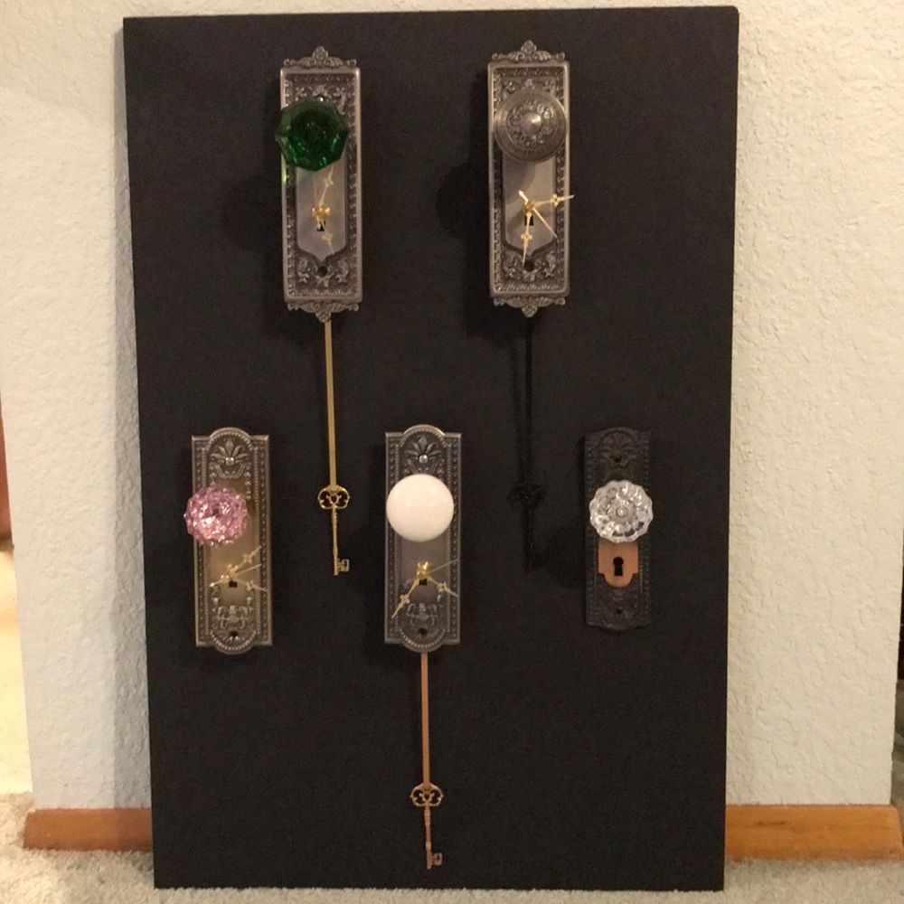 Camino de Santiago Clocks - Picture 2 of 2